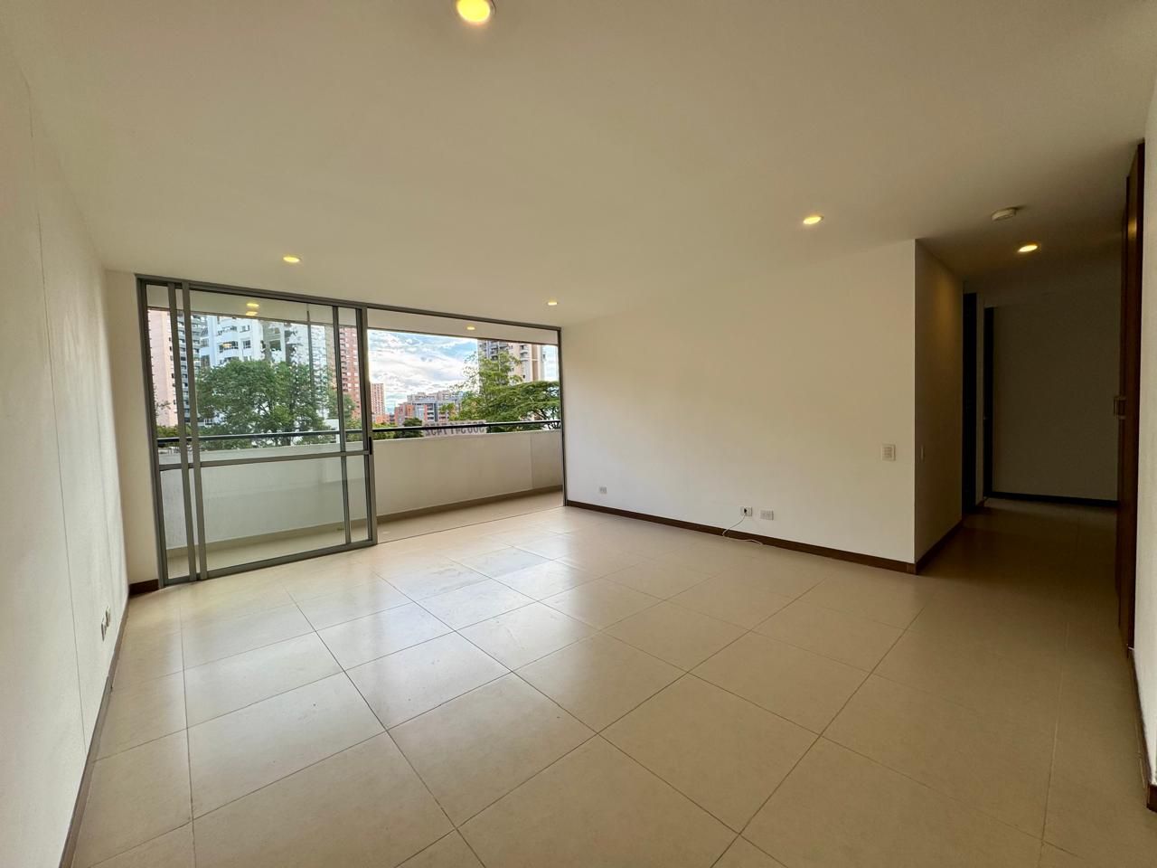 Apartamento en arriendo Antioquia Medellín Los Naranjos 95 m2 Habitaciones 2 Baños 2 Garajes 2 Precio $4900000