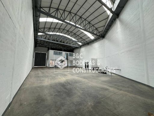 Bodega en arriendo Antioquia Caldas Caldas 600 m2 Habitaciones 0 Baños 2 Garajes 5 Precio $11000000
