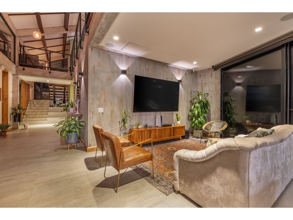 Casa en arriendo o venta Antioquia Medellín Los Balsos No1 408 m2 Habitaciones 4 Baños 4 Garajes 4 Precio venta $4000000000 Precio arriendo $28000000