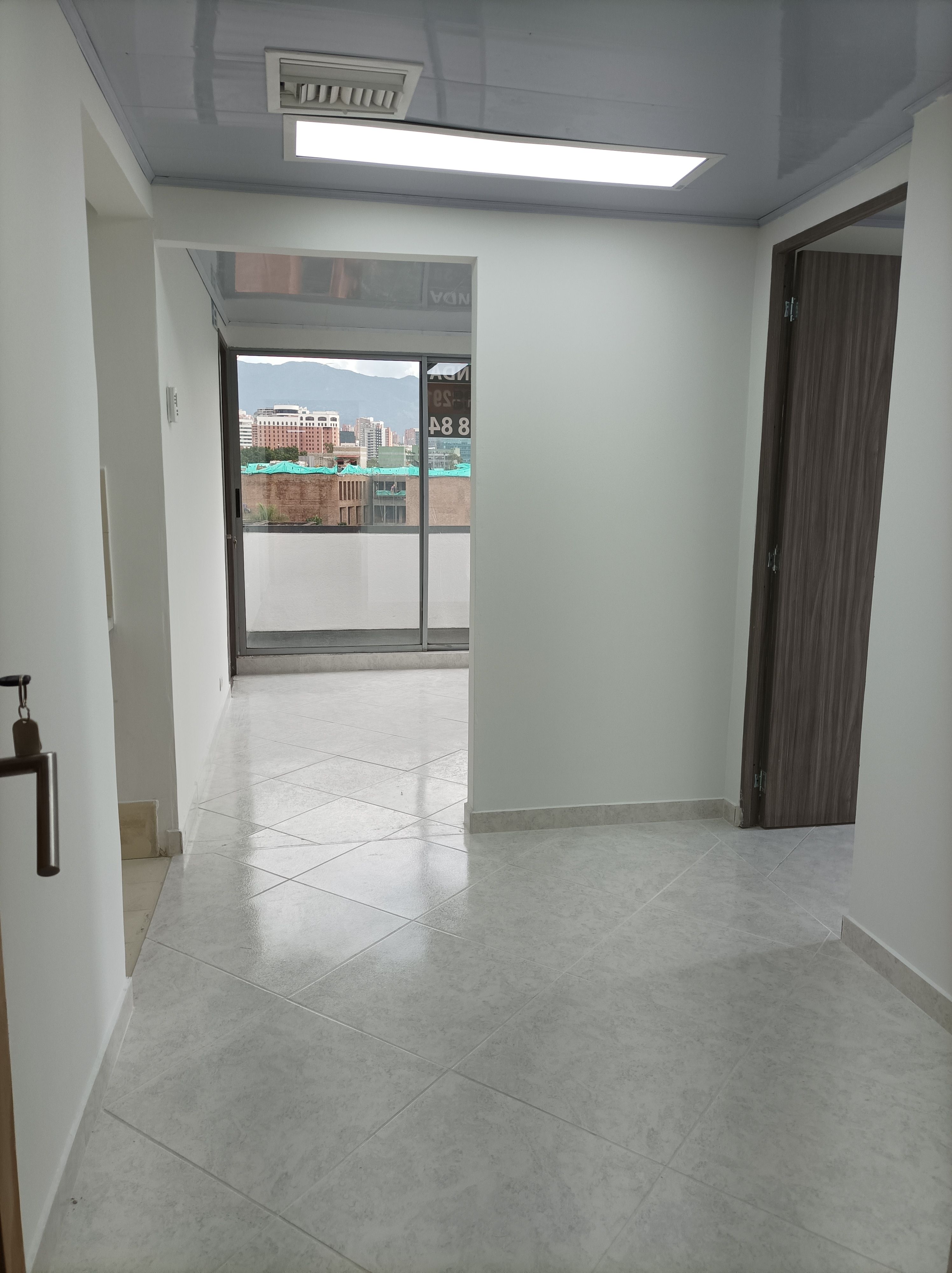 Oficina en arriendo Antioquia Medellín Villa Carlota 42 m2 Habitaciones 0 Baños 1 Garajes 1 Precio $3200000