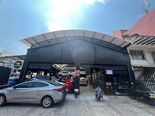 Local en venta Valle Del Cauca Cali El Gran Limonar 360 m2 Habitaciones 0 Baños 2 Garajes 6 Precio $1800000000