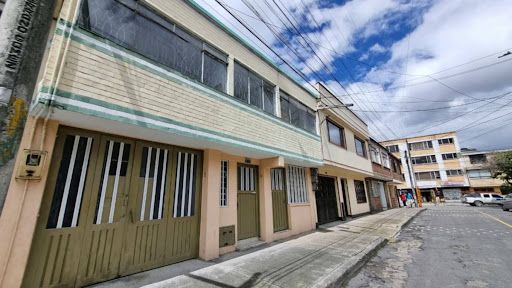Casa en venta Cundinamarca Bogotá Bellavista Occidental 246 m2 Habitaciones 10 Baños 4 Garajes 1 Precio $670000000