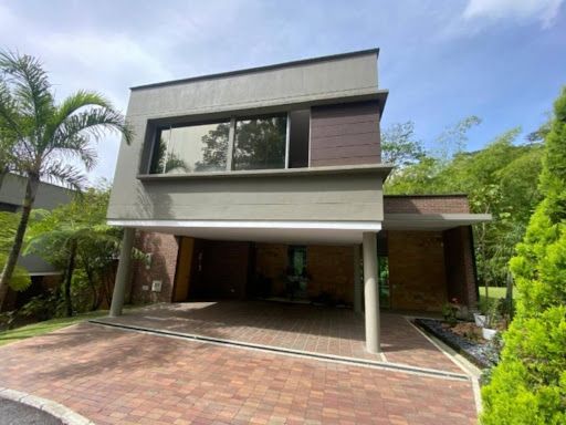 Casa en arriendo Antioquia Envigado Asd 337 m2 Habitaciones 3 Baños 4 Garajes 3 Precio $23900000