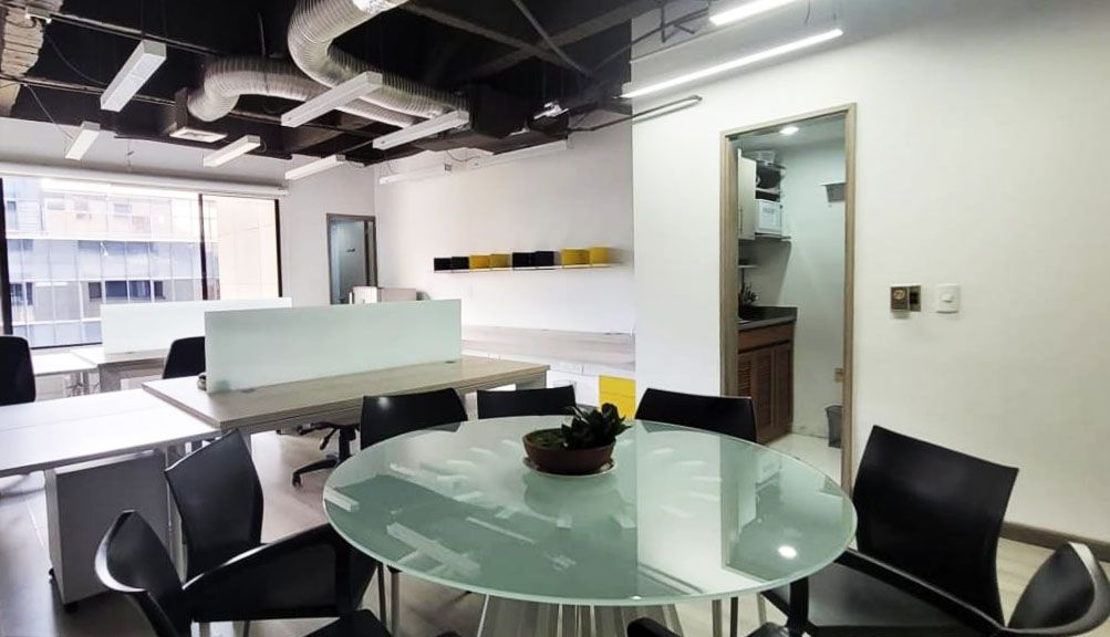 Oficina en venta Antioquia Medellín Patio Bonito 38 m2 Habitaciones 0 Baños 1 Garajes 1 Precio $400000000