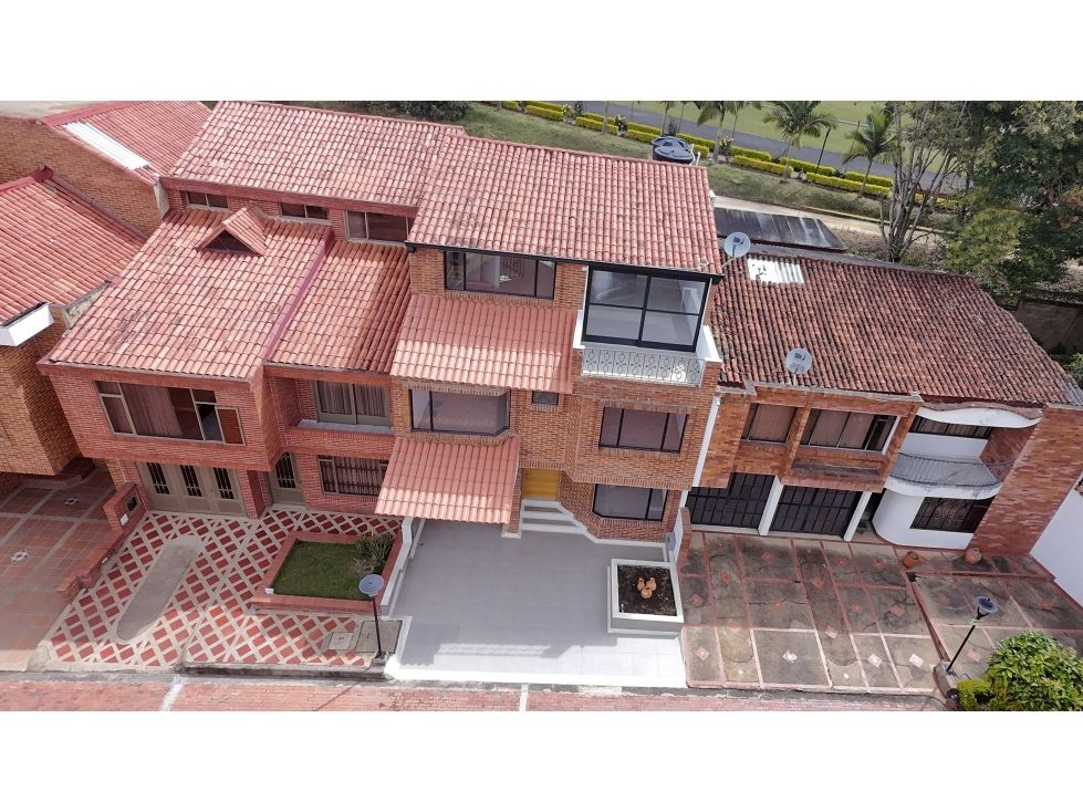 Casa en venta Cundinamarca Fusagasugá Cn Santa Ana Reservado 280 m2 Habitaciones 5 Baños 7 Garajes 2 Precio $650000000