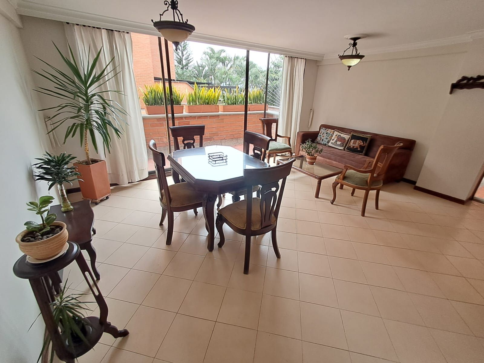 Apartamento en arriendo Antioquia Medellín Asomadera No1 95 m2 Habitaciones 2 Baños 2 Garajes 1 Precio $4300000
