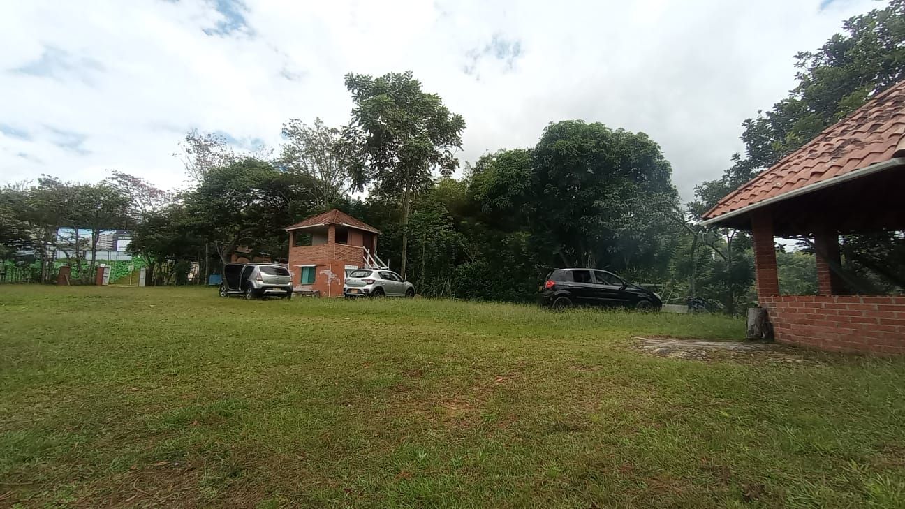 Finca en venta Santander Piedecuesta Paisan 2638 m2 Habitaciones 3 Baños 2 Garajes 3 Precio $1300000000