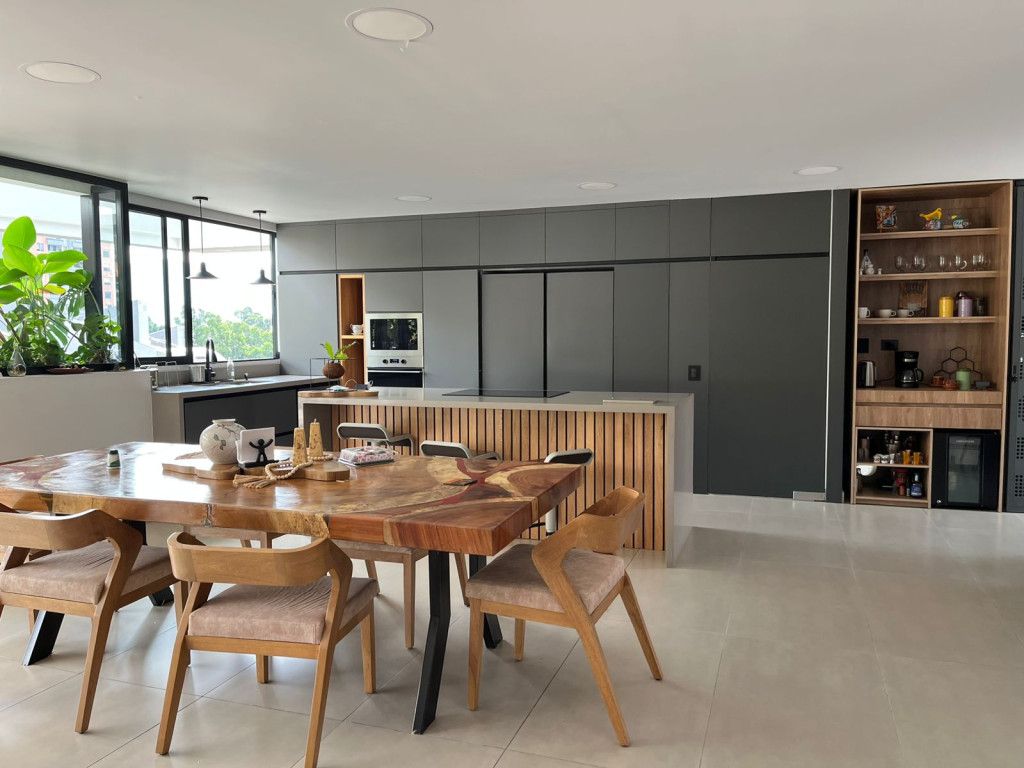 Apartamento en arriendo Antioquia Medellín El Tesoro 400 m2 Habitaciones 4 Baños 4 Garajes 3 Precio $18000000