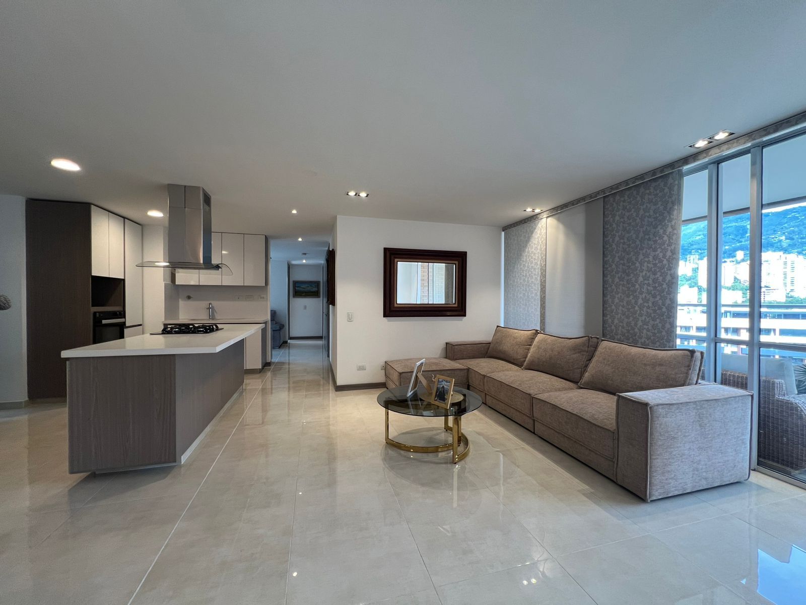 Apartamento en arriendo o venta Antioquia Envigado Pontevedra 140 m2 Habitaciones 3 Baños 3 Garajes 2 Precio venta $1460000000 Precio arriendo $11200000