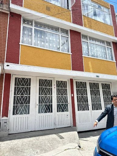 Casa en venta Cundinamarca Bogotá Jazmin 374 m2 Habitaciones 9 Baños 6 Garajes 4 Precio $790000000