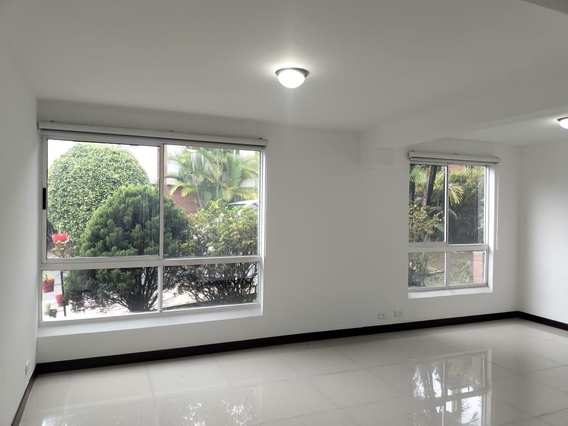Casa en arriendo Antioquia Medellín Los Balsos No1 320 m2 Habitaciones 3 Baños 4 Garajes 2 Precio $10300000
