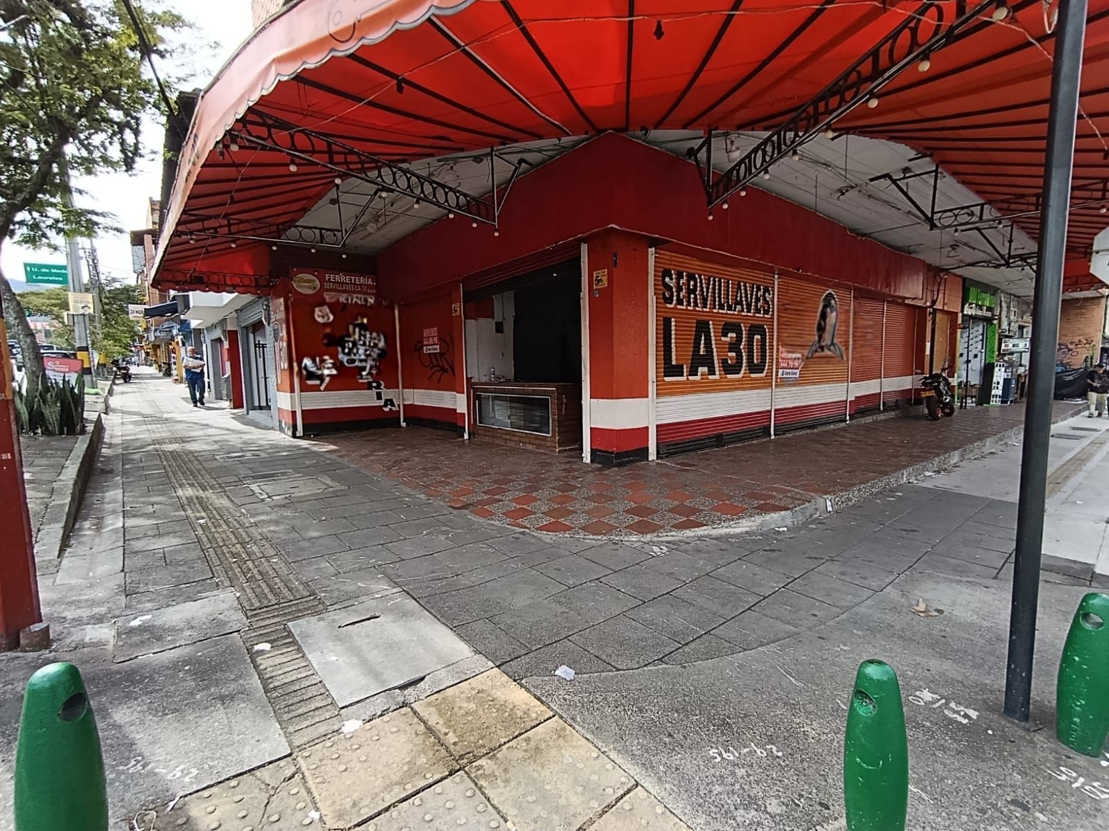 Local en arriendo Antioquia Medellín Granada 140 m2 Habitaciones 0 Baños 2 Garajes 0 Precio $10000000