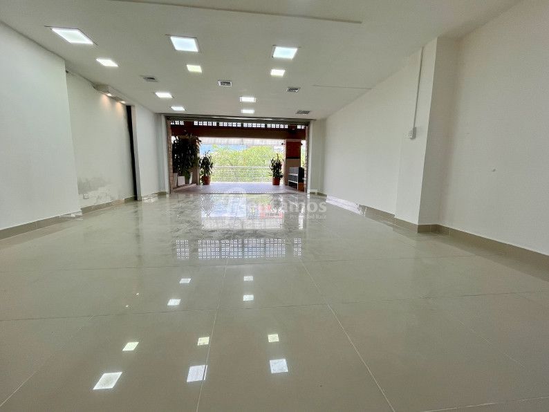 Local en venta Antioquia Medellín El Diamante No2 120 m2 Habitaciones 0 Baños 1 Garajes 0 Precio $790000000