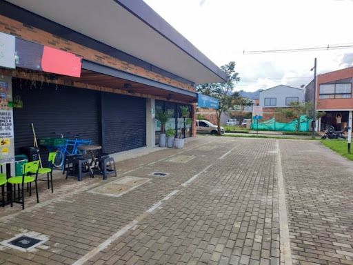 Local en arriendo Antioquia La Ceja Fray Eugenio Ramirez Salazar 32 m2 Habitaciones 0 Baños 1 Garajes 0 Precio $2250300