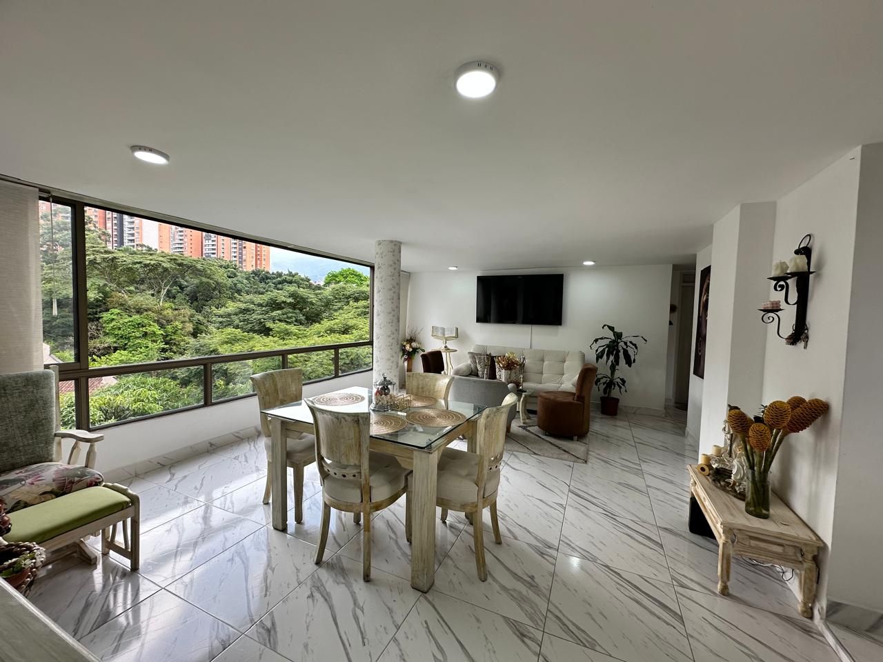 Apartamento en arriendo Antioquia Medellín El Diamante 90 m2 Habitaciones 3 Baños 2 Garajes 1 Precio $7100000