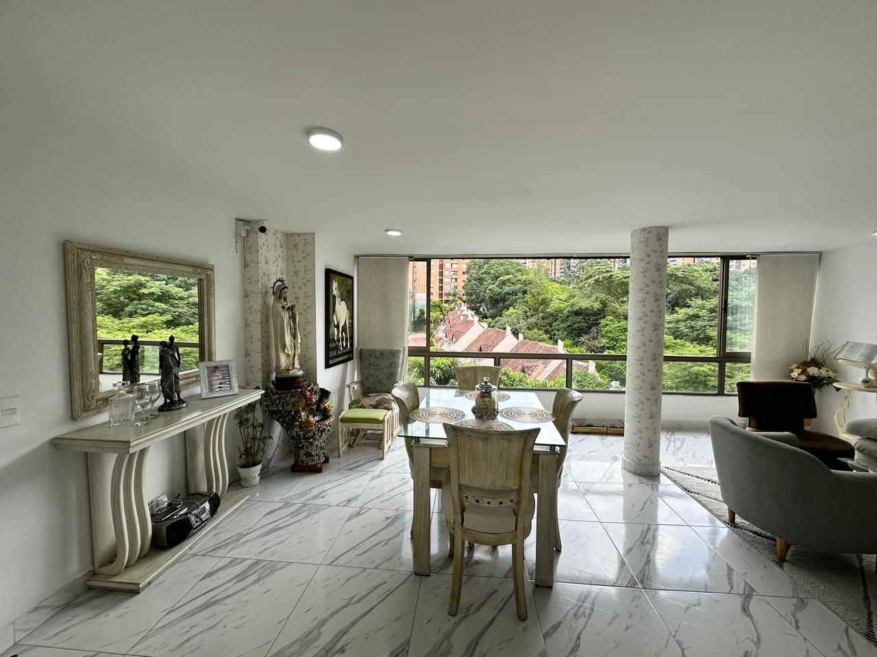 Apartamento en arriendo o venta Antioquia Medellín El Diamante 90 m2 Habitaciones 3 Baños 2 Garajes 1 Precio venta $800000000 Precio arriendo $5100000