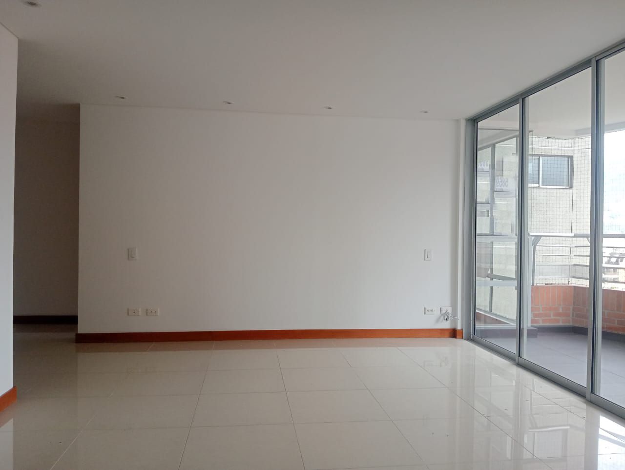 Apartamento en arriendo Antioquia Medellín Laureles 115 m2 Habitaciones 3 Baños 3 Garajes 2 Precio $6200000