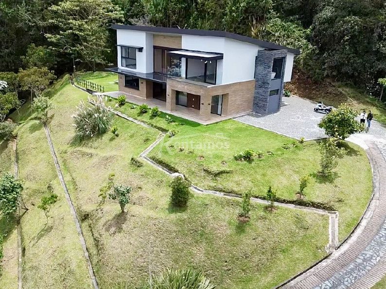 Casa en arriendo Antioquia Envigado Envigado 507 m2 Habitaciones 4 Baños 6 Garajes 10 Precio $20000000