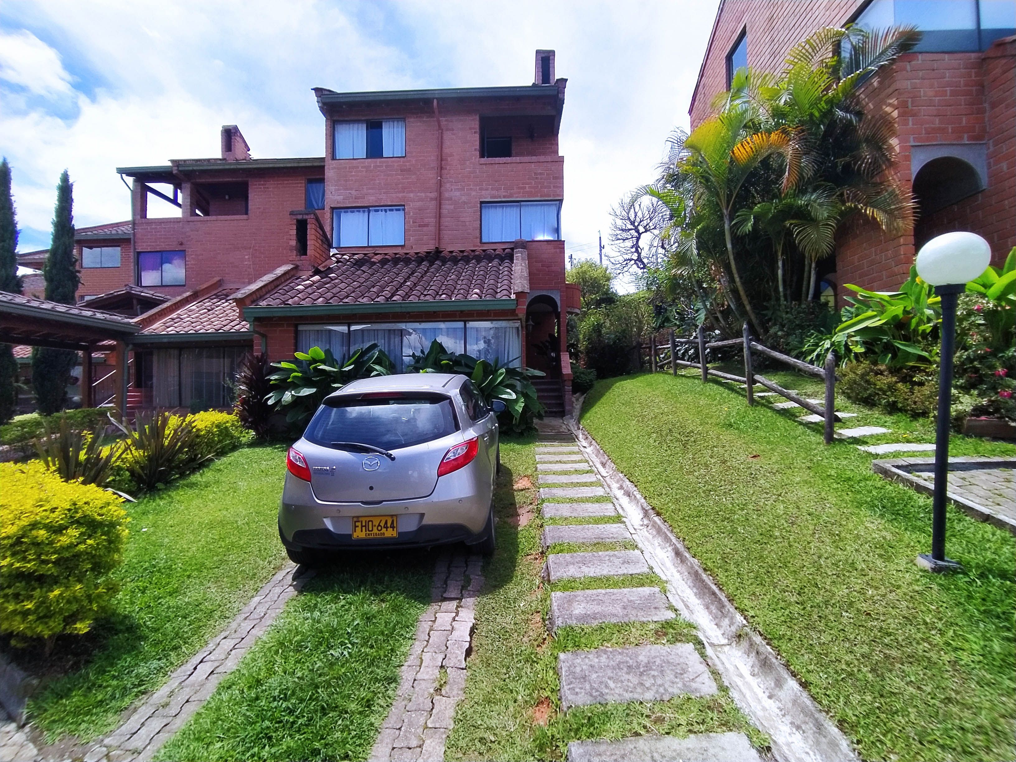 Casa en venta Antioquia Rionegro Urbanizacion Santa Ana 170 m2 Habitaciones 3 Baños 4 Garajes 2 Precio $750000000