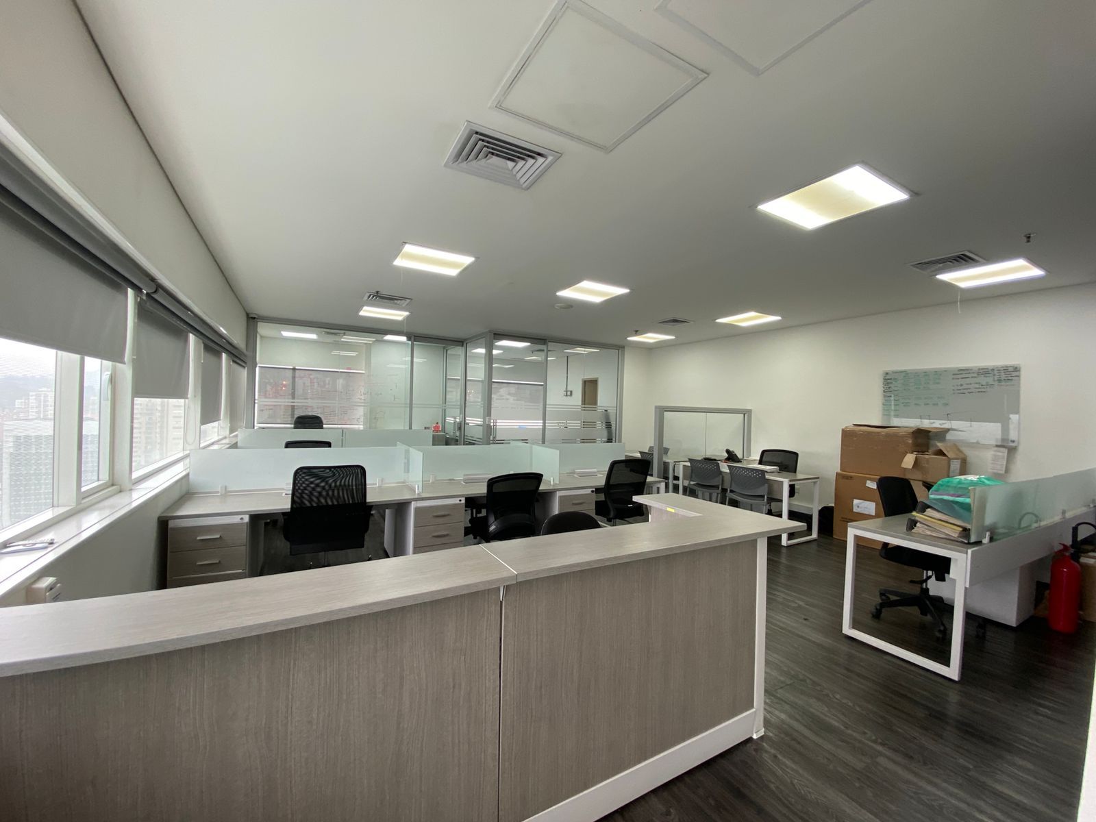 Oficina en arriendo Antioquia Medellín Manila 100 m2 Habitaciones 0 Baños 2 Garajes 2 Precio $12300000