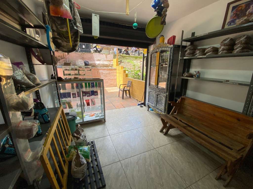 Local en arriendo Antioquia Medellín Pedregal 22 m2 Habitaciones 0 Baños 1 Garajes 0 Precio $1035000