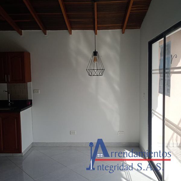 Apartamento en arriendo Antioquia Medellín Los Alpes 76 m2 Habitaciones 3 Baños 2 Garajes 0 Precio $2500000