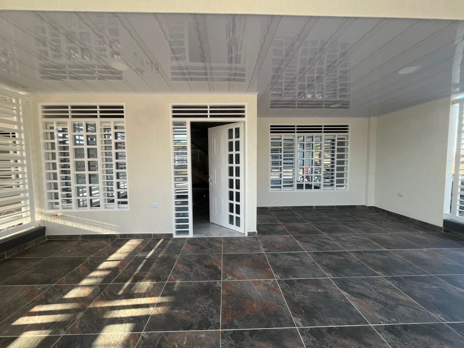 Casa en venta Huila Neiva El Tesoro 184 m2 Habitaciones 4 Baños 3 Garajes 2 Precio $370000000