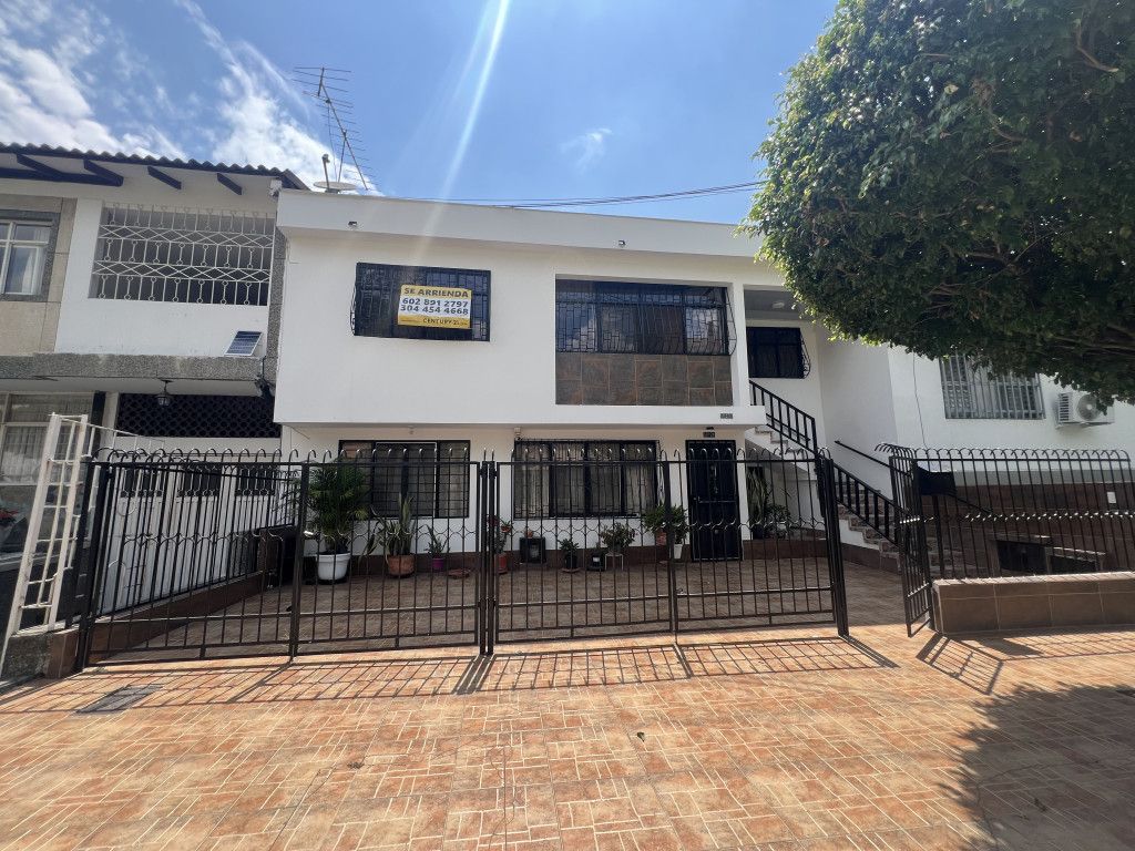 Apartamento en arriendo Valle Del Cauca Cali Nn 120 m2 Habitaciones 2 Baños 2 Garajes 1 Precio $1600000