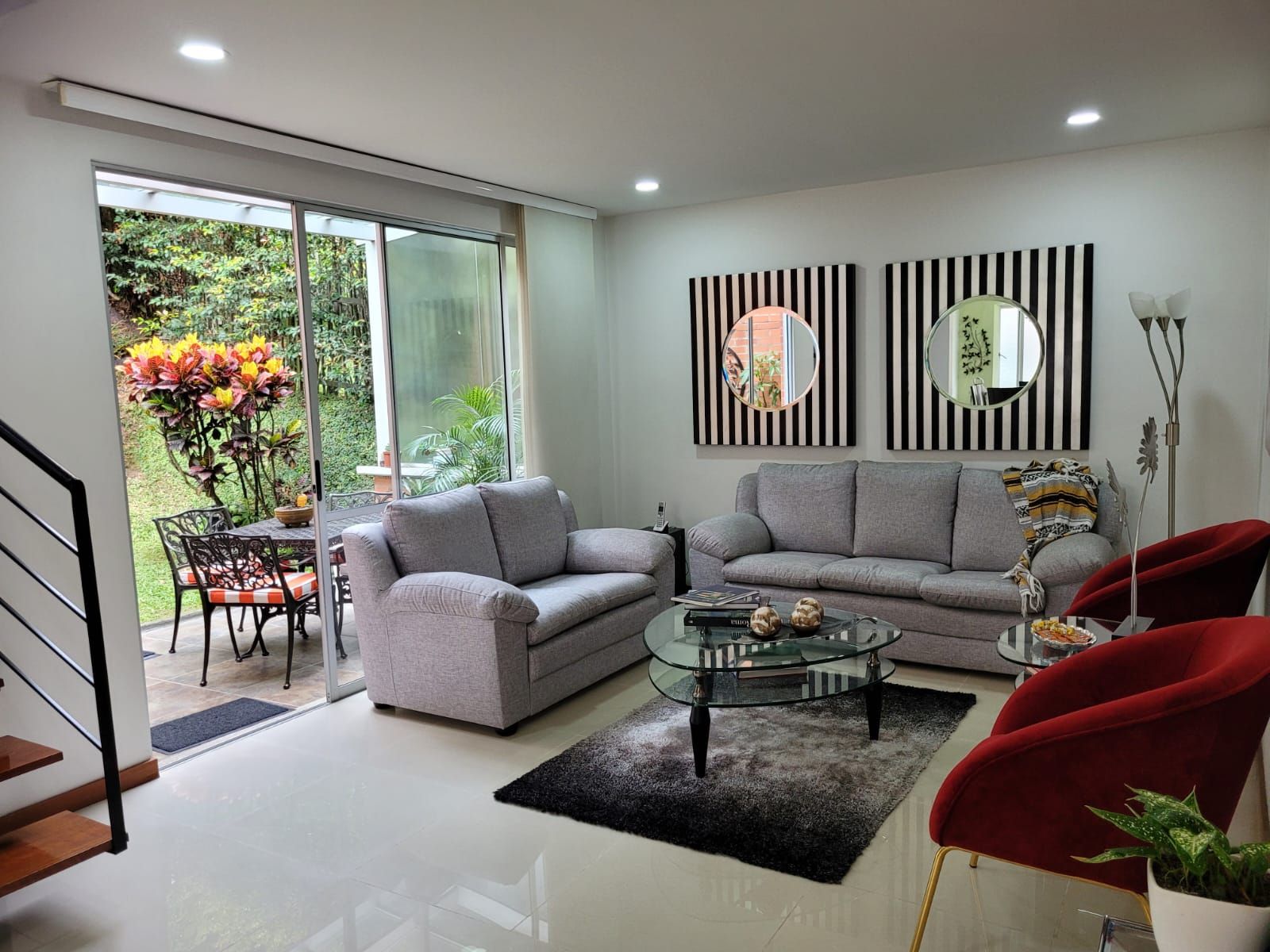 Casa en venta Antioquia Envigado Zúñiga 220 m2 Habitaciones 3 Baños 3 Garajes 2 Precio $1650000000