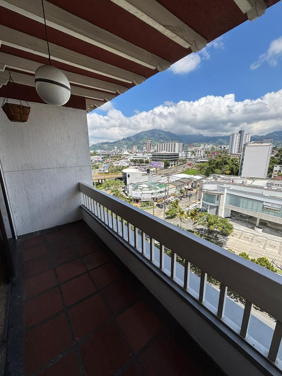 Apartamento en arriendo o venta Risaralda Pereira Pinares De San Martin 138 m2 Habitaciones 4 Baños 4 Garajes 2 Precio venta $500000000 Precio arriendo $3100000