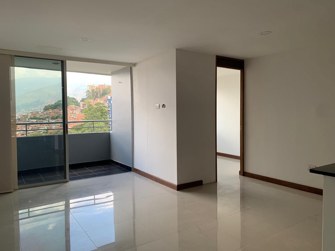 Apartamento en arriendo Antioquia Medellín Asomadera No2 70 m2 Habitaciones 3 Baños 2 Garajes 2 Precio $3700000