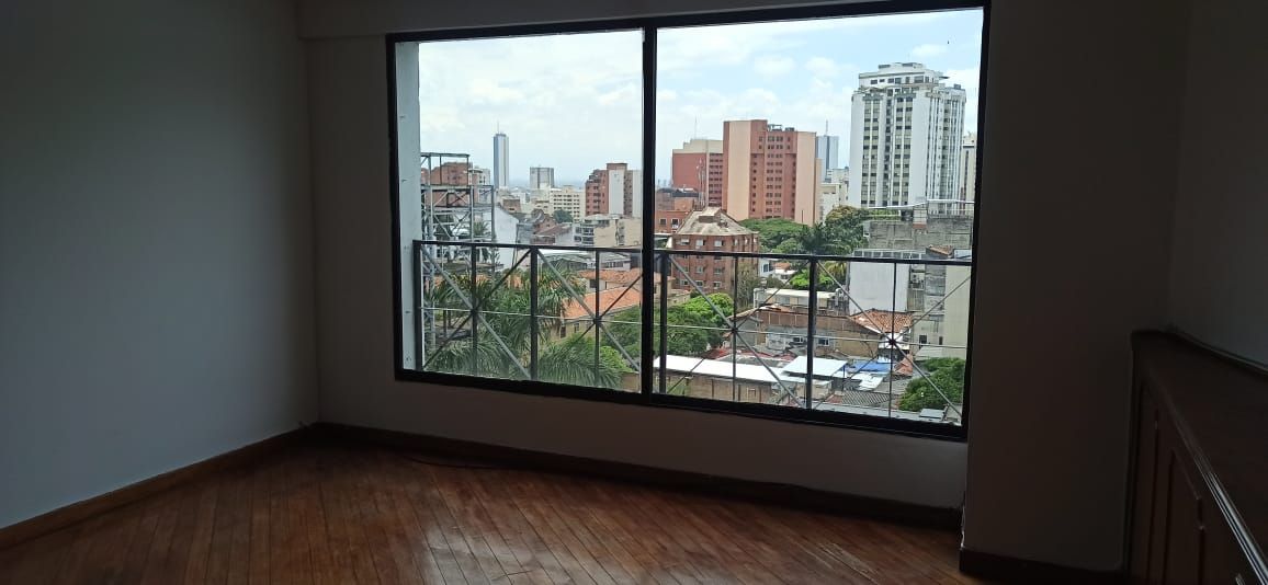 Apartamento en venta Valle Del Cauca Cali El Peñón 207 m2 Habitaciones 3 Baños 5 Garajes 2 Precio $800000000