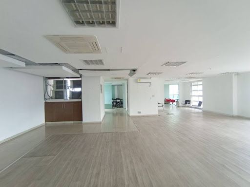 Oficina en arriendo Antioquia Medellín Los Balsos No2 185 m2 Habitaciones 0 Baños 3 Garajes 5 Precio $18500000