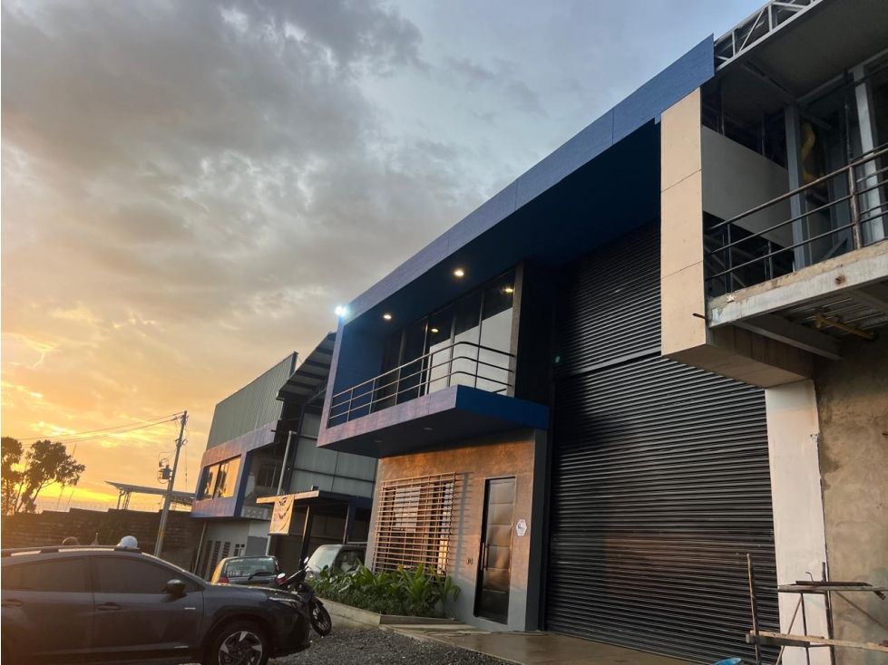 Bodega en arriendo o venta Risaralda Pereira Guaduales De Canaan 730 m2 Habitaciones 0 Baños 3 Garajes 10 Precio venta $2500000000 Precio arriendo $15500000