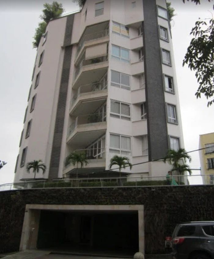 Apartamento en arriendo Valle Del Cauca Cali Bellavista 208 m2 Habitaciones 3 Baños 5 Garajes 3 Precio $5500000