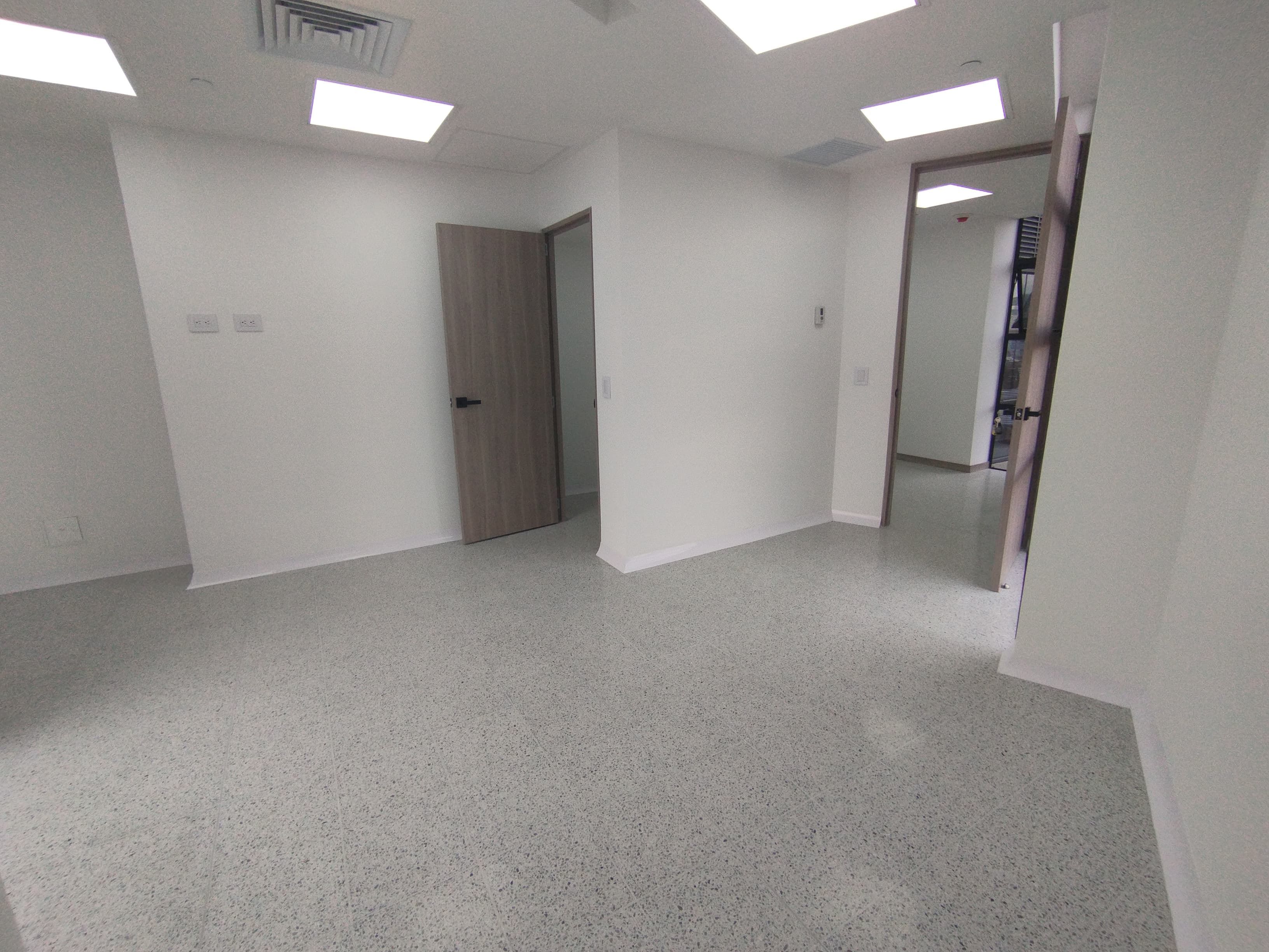 Consultorio en arriendo Antioquia Medellín Simesa 33 m2 Habitaciones 0 Baños 1 Garajes 1 Precio $3900000