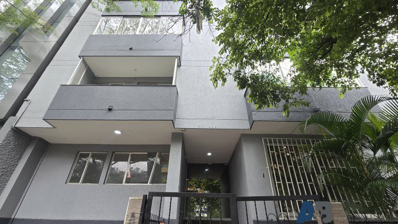 Oficina en venta Antioquia Medellín Laureles 125 m2 Habitaciones 0 Baños 3 Garajes 1 Precio $520000000