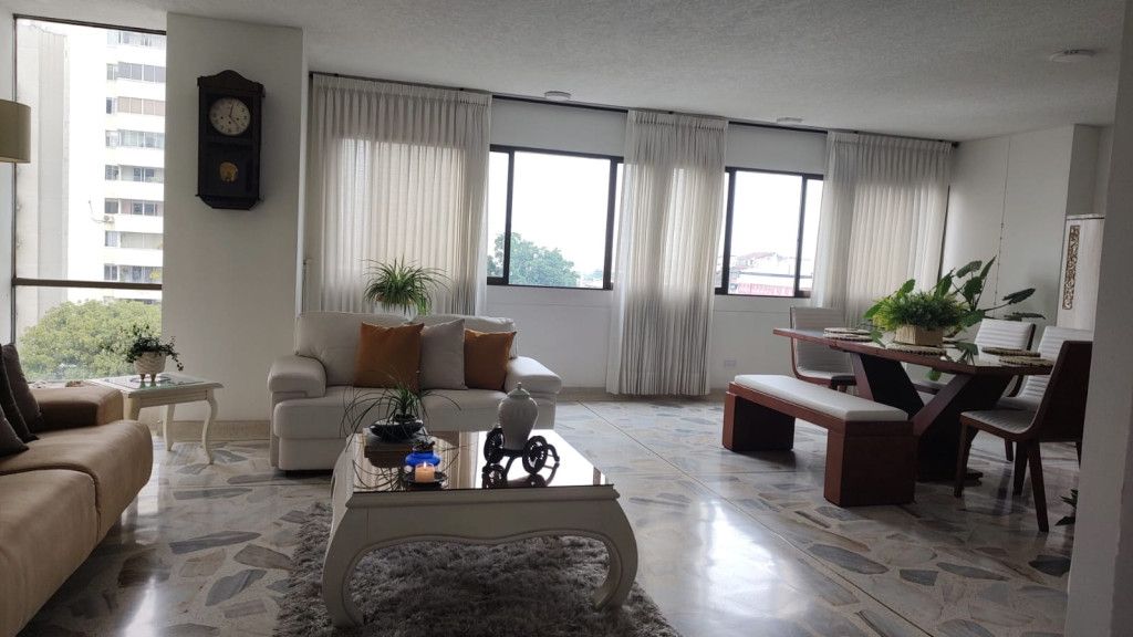 Apartamento en venta Valle Del Cauca Cali San Vicente 171 m2 Habitaciones 3 Baños 2 Garajes 2 Precio $495000000