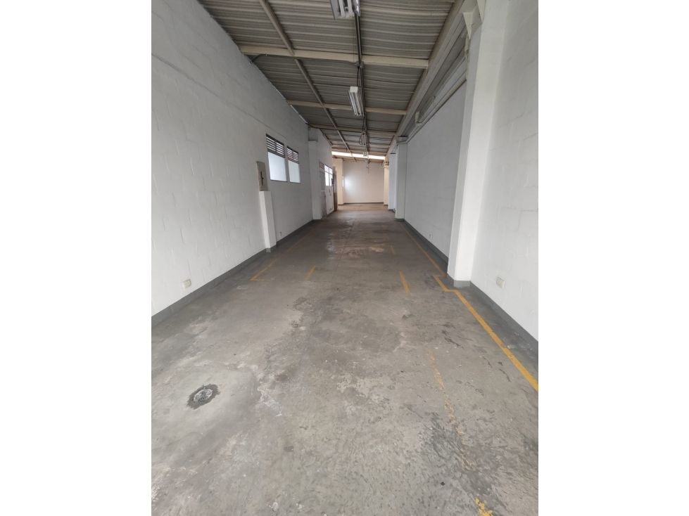 Bodega en arriendo Antioquia Medellín Guayabal 90 m2 Habitaciones 0 Baños 1 Garajes 0 Precio $4000000