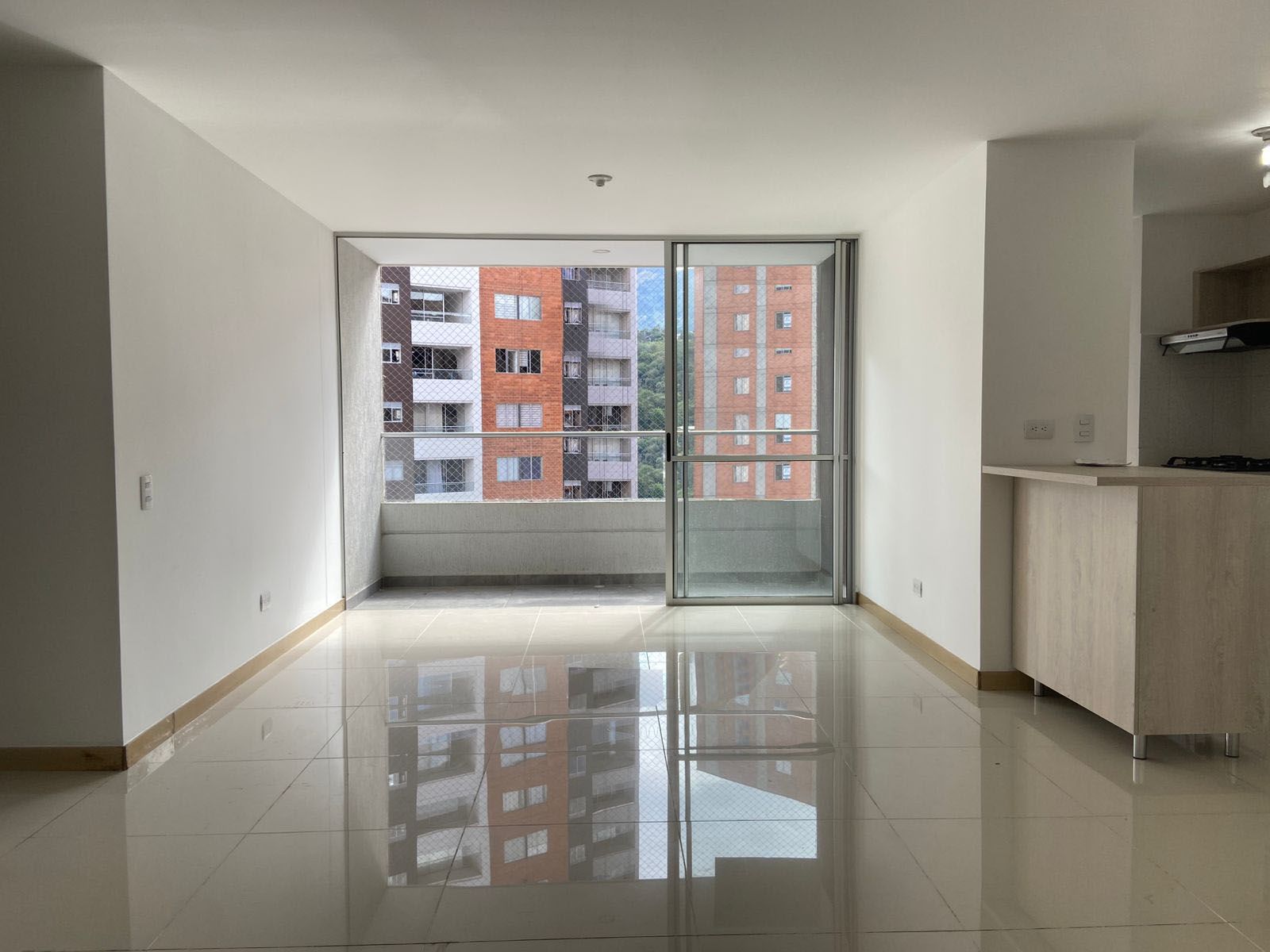 Apartamento en arriendo Antioquia Sabaneta Calle Larga 85 m2 Habitaciones 3 Baños 3 Garajes 1 Precio $3650000