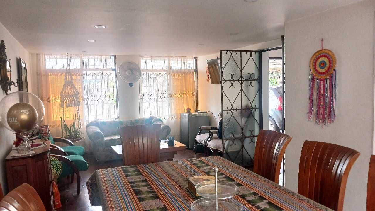 Casa en venta Valle Del Cauca Cali Tequendama 300 m2 Habitaciones 8 Baños 6 Garajes 2 Precio $600000000