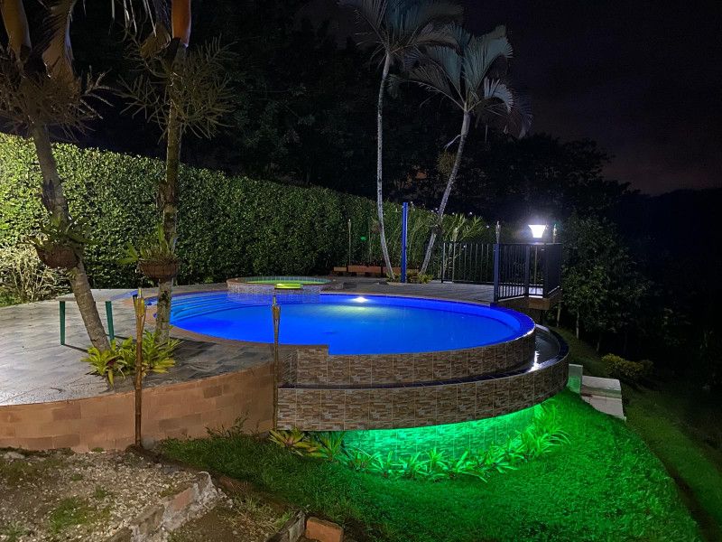 Casa en venta Valle Del Cauca Ulloa Ulloa 490 m2 Habitaciones 4 Baños 3 Garajes 2 Precio $1500000000