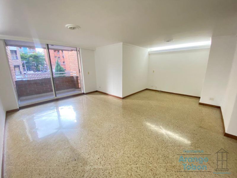 Apartamento en arriendo Antioquia Medellín Laureles 122 m2 Habitaciones 3 Baños 3 Garajes 1 Precio $3800000