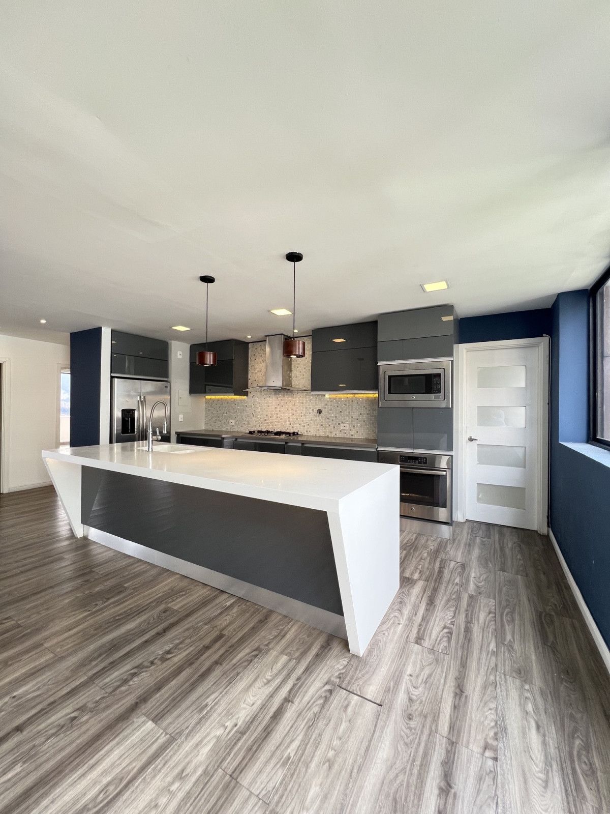 Apartamento en arriendo Antioquia Medellín Naranjal 179 m2 Habitaciones 5 Baños 6 Garajes 4 Precio $15000000