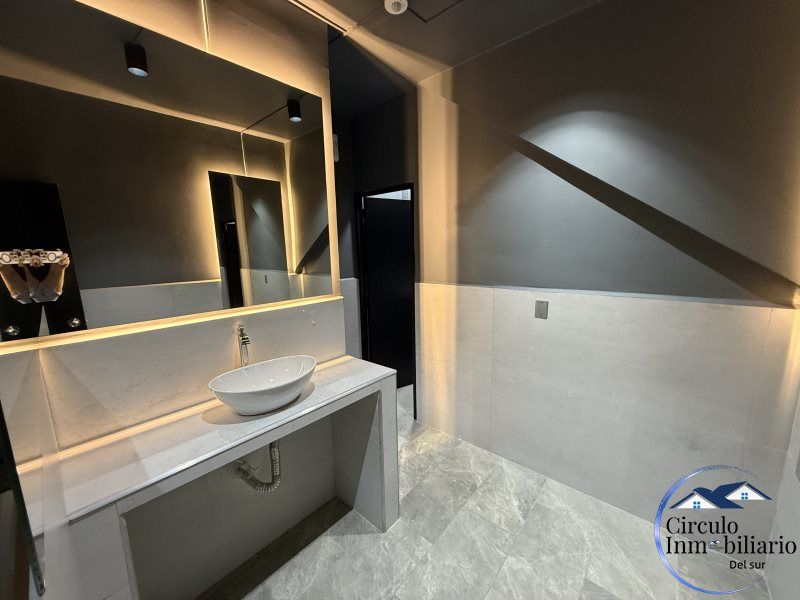 Local en arriendo Antioquia Envigado Loma De Las Brujas 115 m2 Habitaciones 0 Baños 2 Garajes 0 Precio $7000000