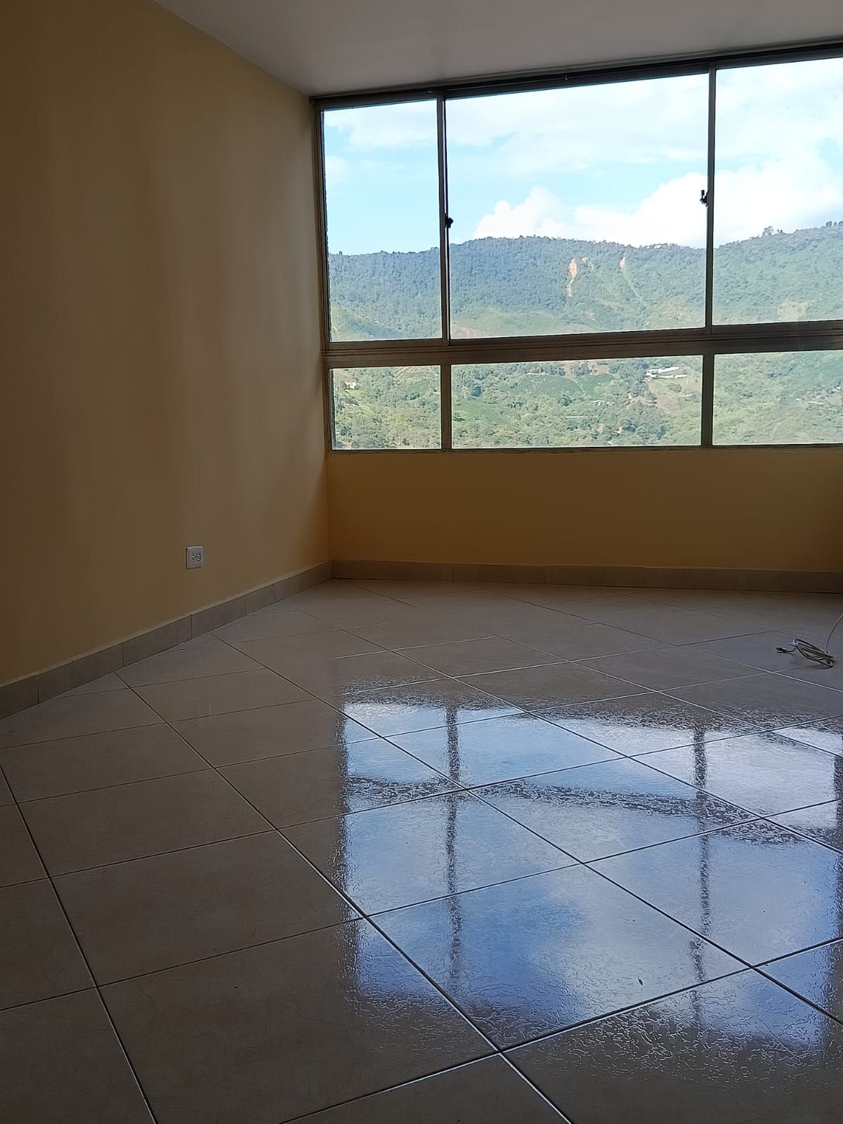 Apartamento en arriendo Antioquia Medellín Naranjitos 43 m2 Habitaciones 2 Baños 2 Garajes 1 Precio $1300000