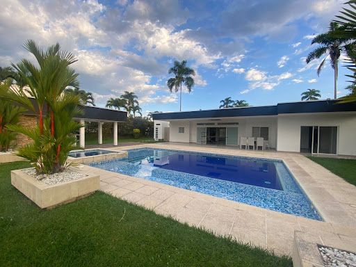 Casa en venta Risaralda Pereira Pereira 380 m2 Habitaciones 3 Baños 3 Garajes 4 Precio $1900000000