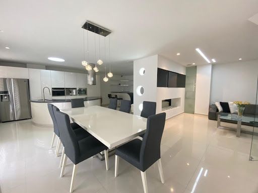 Casa en venta Risaralda Pereira La Julita 260 m2 Habitaciones 3 Baños 5 Garajes 2 Precio $1100000000