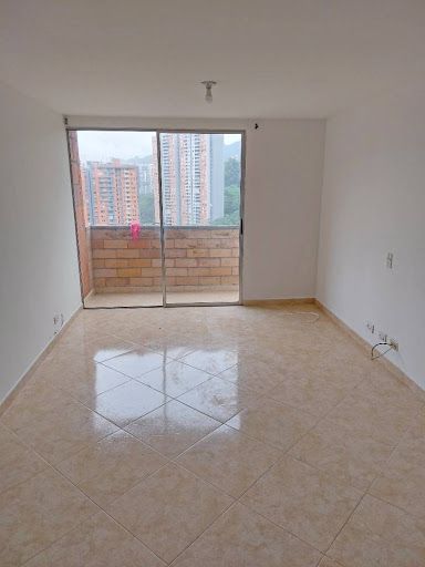Apartamento en arriendo Antioquia Medellín La Candelaria 66 m2 Habitaciones 3 Baños 2 Garajes 1 Precio $2400000