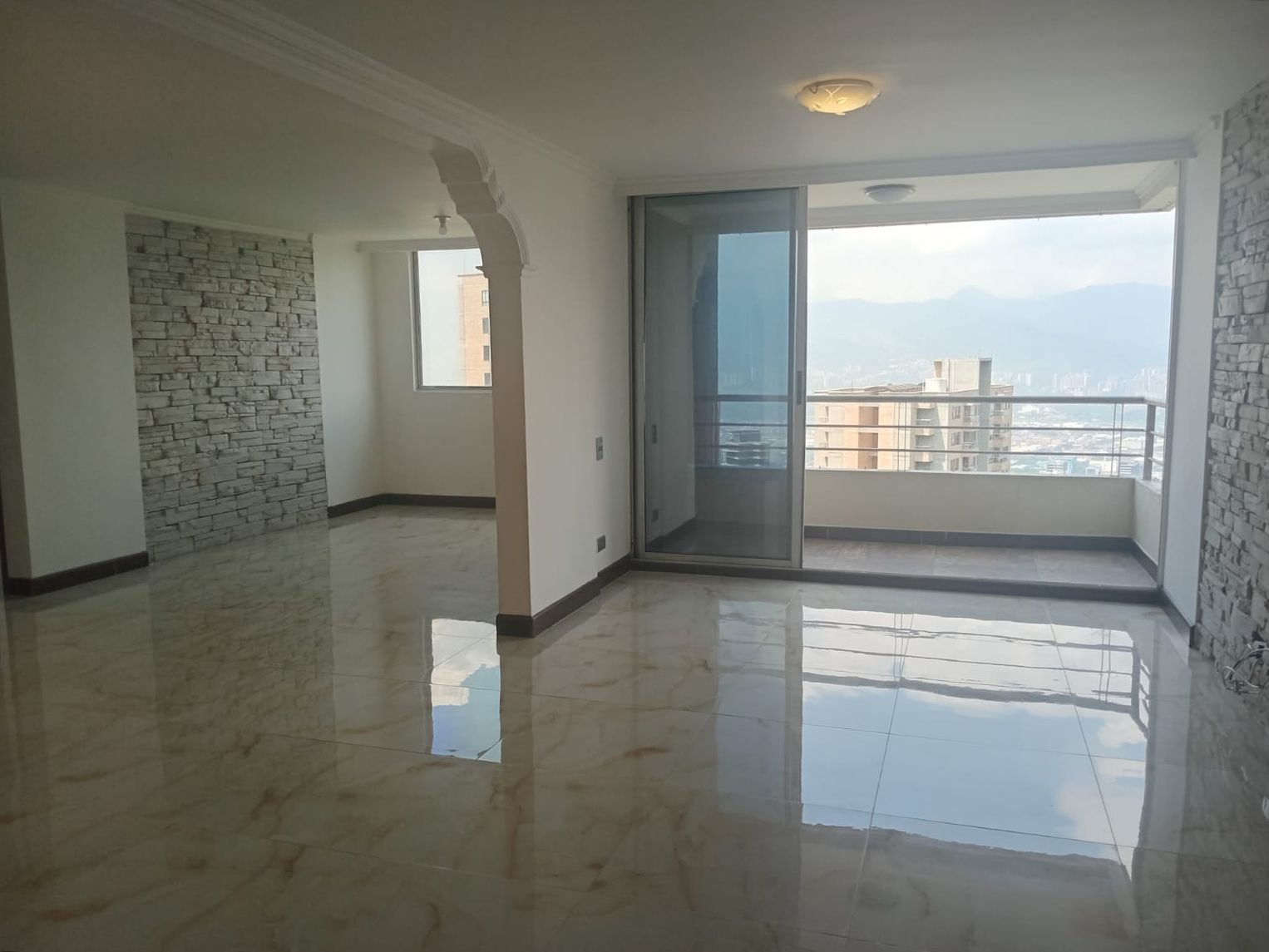 Apartamento en arriendo o venta Antioquia Medellín Altos Del Poblado 148 m2 Habitaciones 3 Baños 3 Garajes 1 Precio venta $1170000000 Precio arriendo $7400000